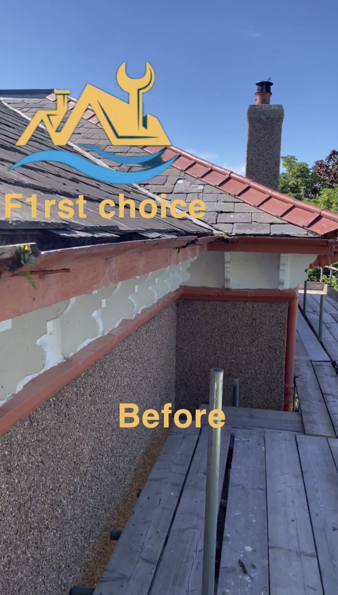 Corner roofline guttering before renovation